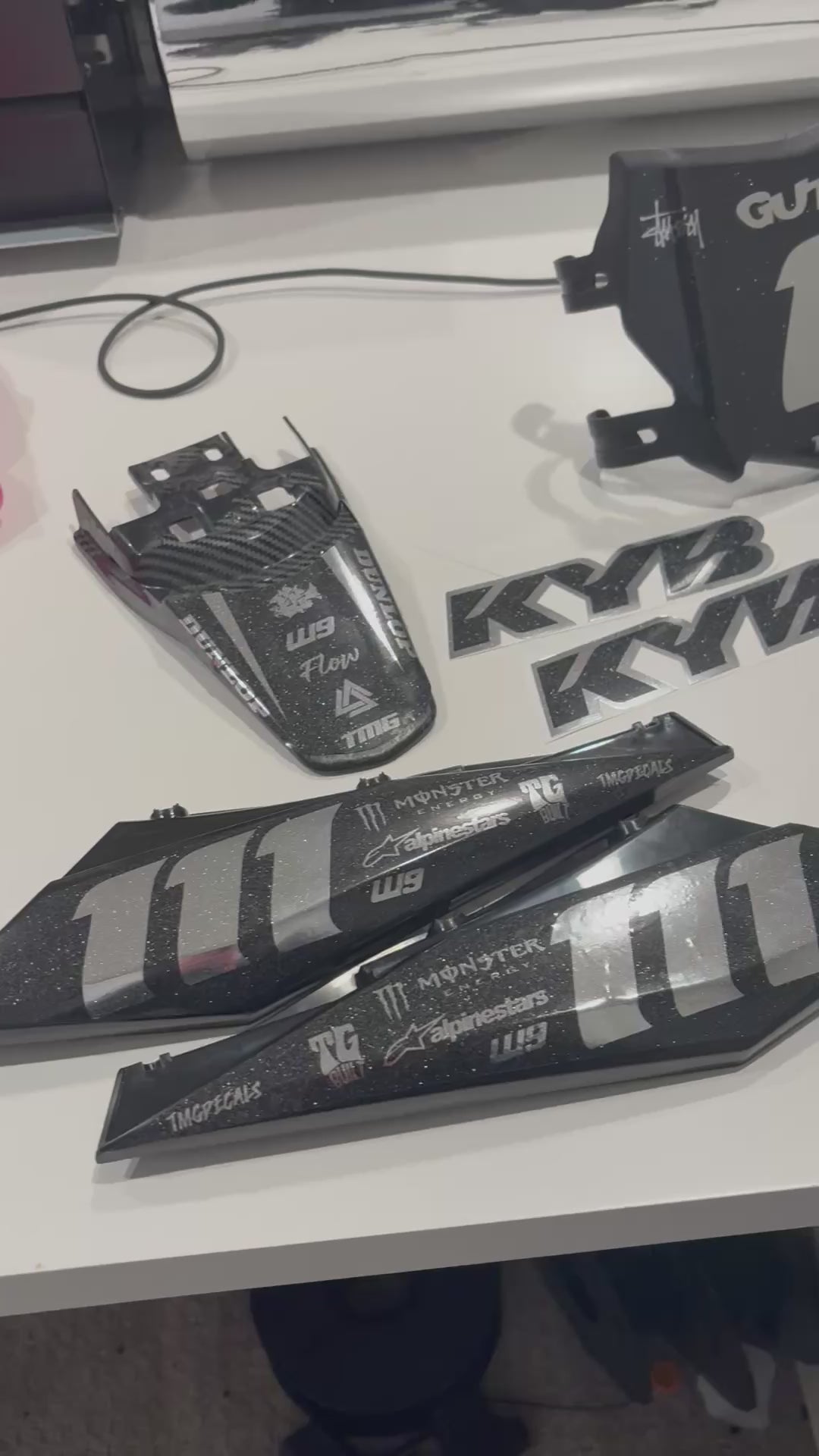 Suron and Eride side fender decal